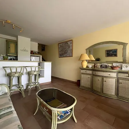 2 Pieces Climatise Avec Balcon Et Vue - Fr-1-308-13 Apartman *