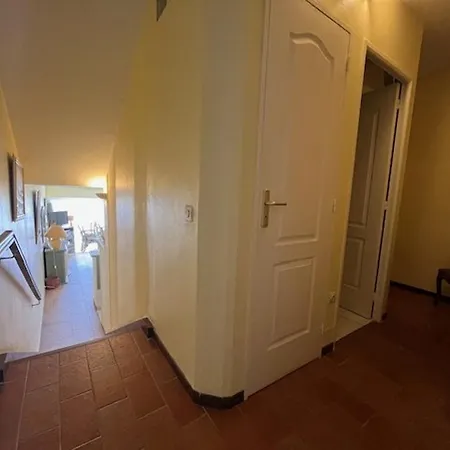 Apartment 2 Pieces Climatise Avec Balcon Et Vue - Fr-1-308-13
