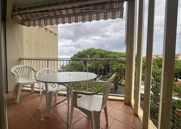 2 Pieces Climatise Avec Balcon Et Vue - Fr-1-308-13 *