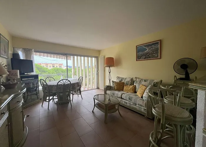 2 Pieces Climatise Avec Balcon Et Vue - Fr-1-308-13 * لو لا فاندو